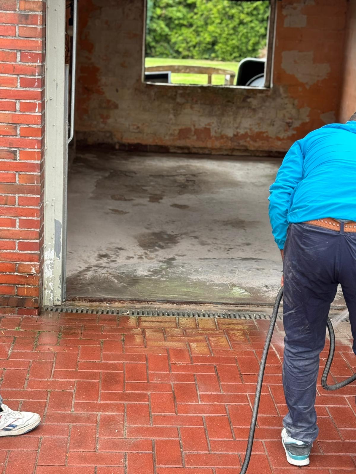 Garagenreinigung mit Hochdruckreiniger